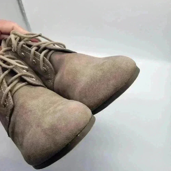 Arizona Jeans Women's boots 8.5 Lexie Booties Ankle Lace Up Wedge Tan Beige - Picture 8 of 11